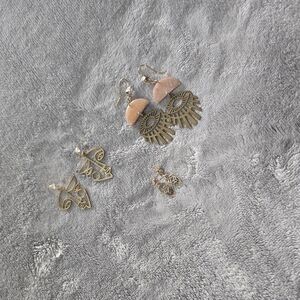 Elegant Gold and Pink Earrings Set